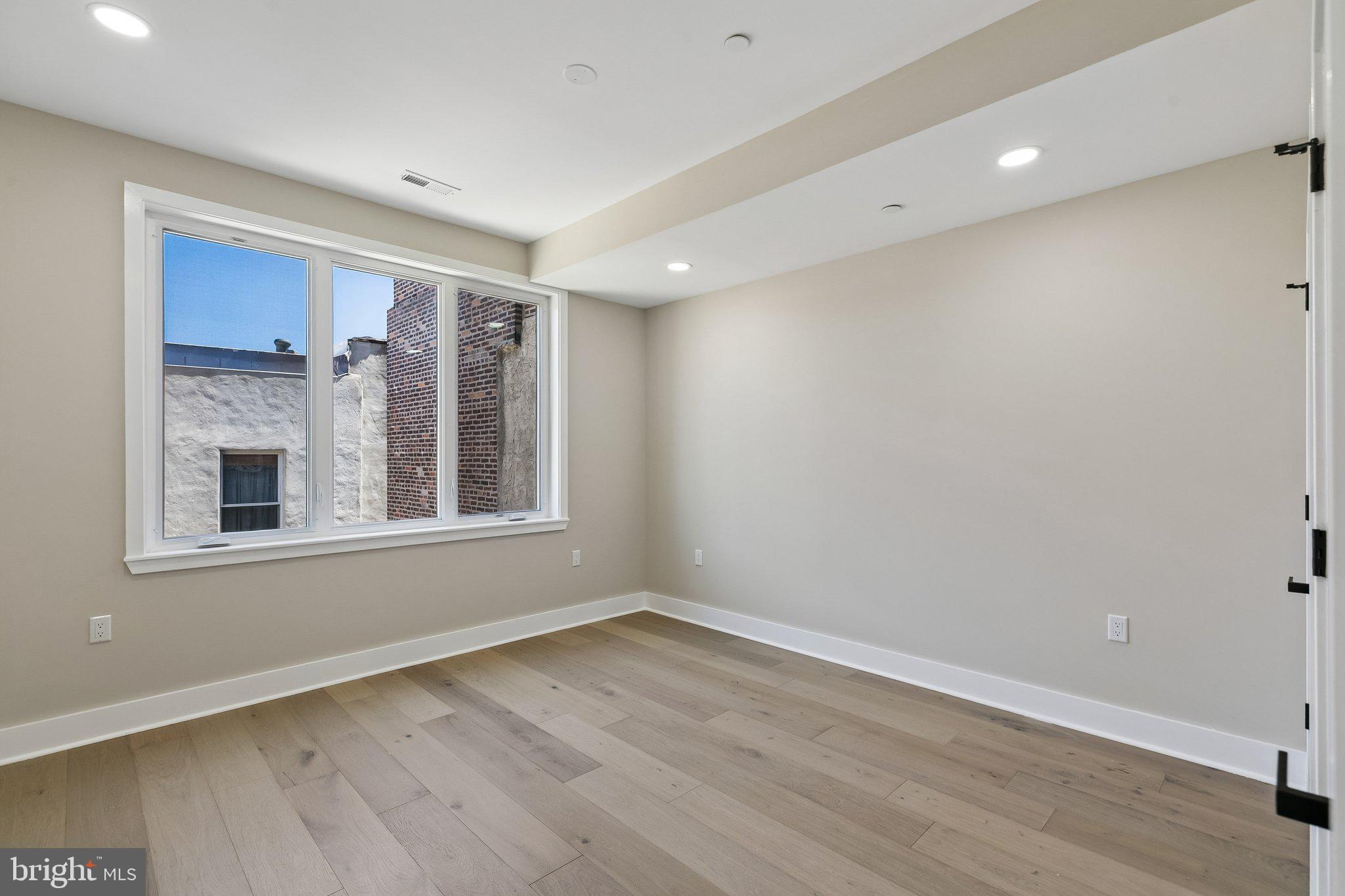 1439 S 8TH STREET