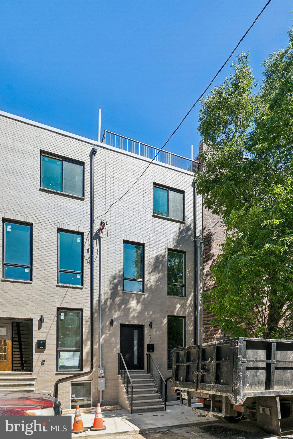 1439 S 8TH STREET