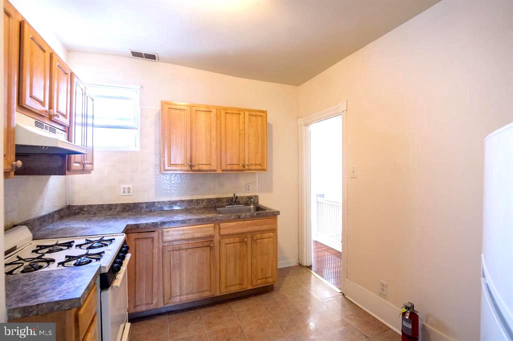 5012 WALNUT STREET