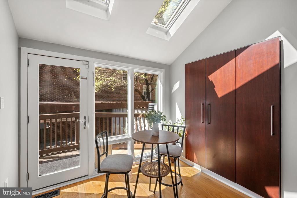 303 SPRUCE STREET