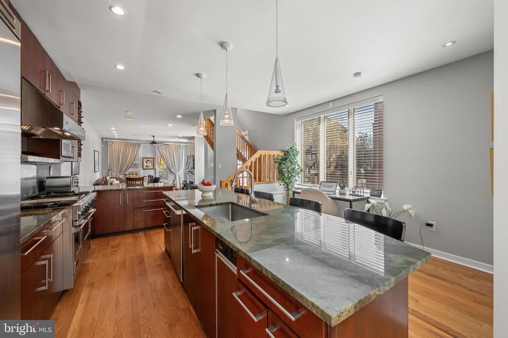 303 SPRUCE STREET