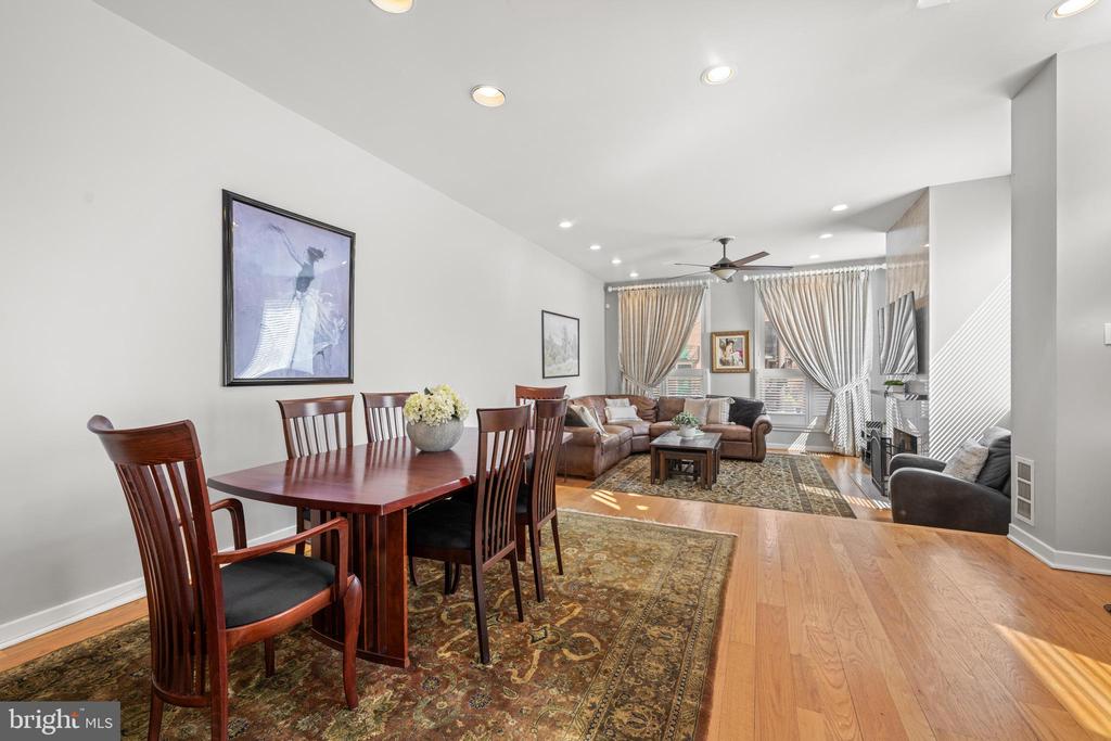 303 SPRUCE STREET