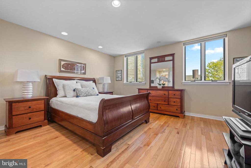 303 SPRUCE STREET