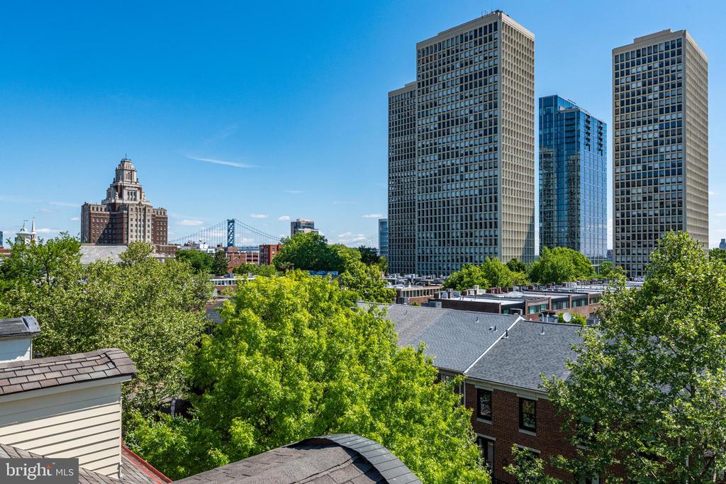 303 SPRUCE STREET