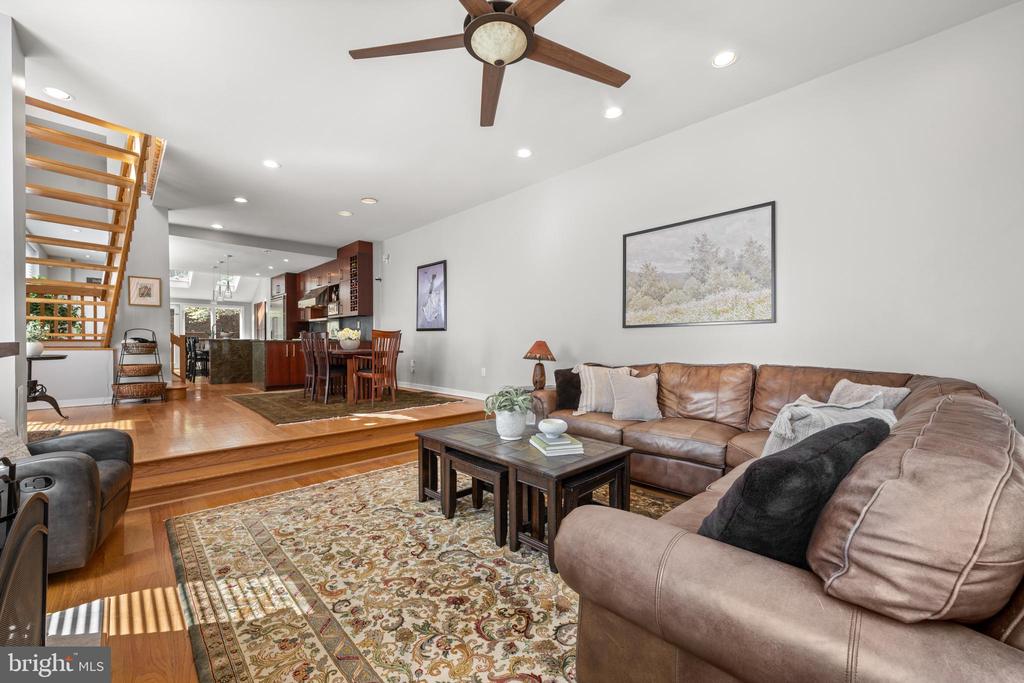 303 SPRUCE STREET