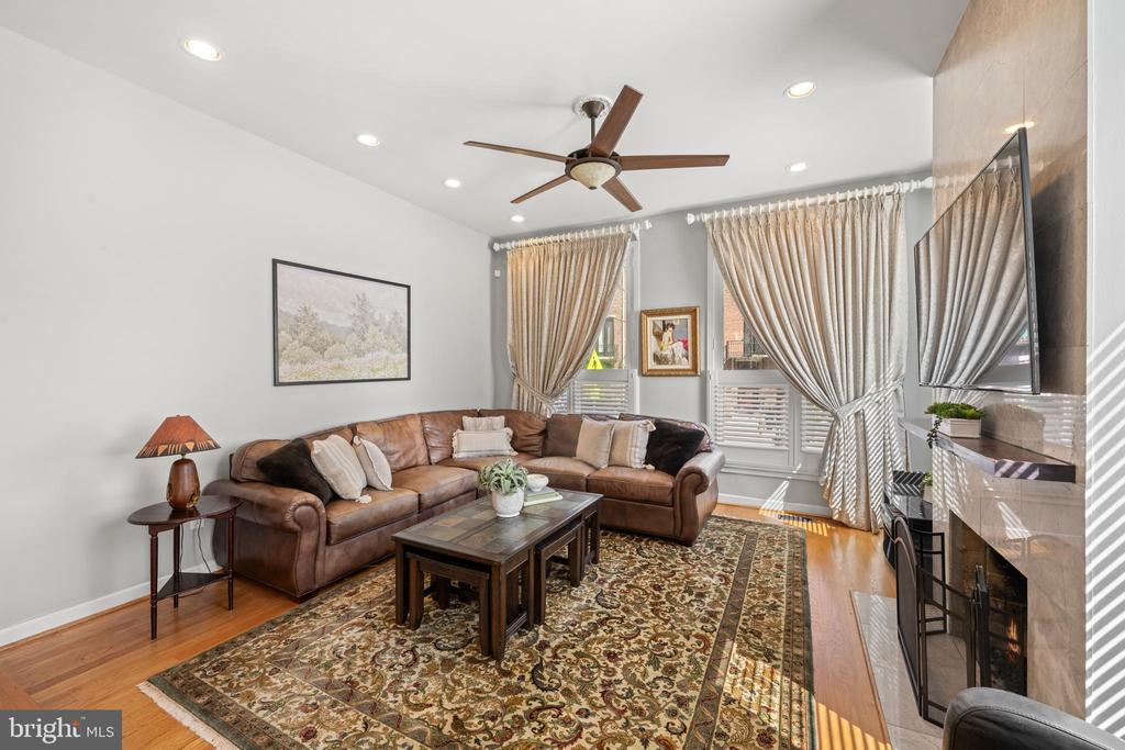 303 SPRUCE STREET