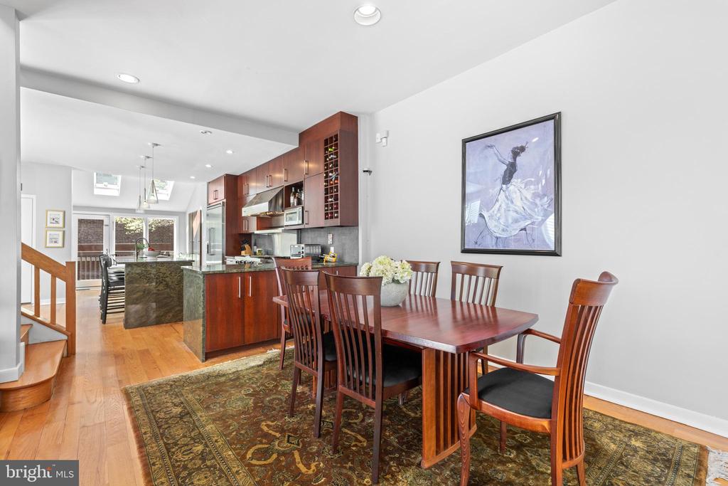303 SPRUCE STREET