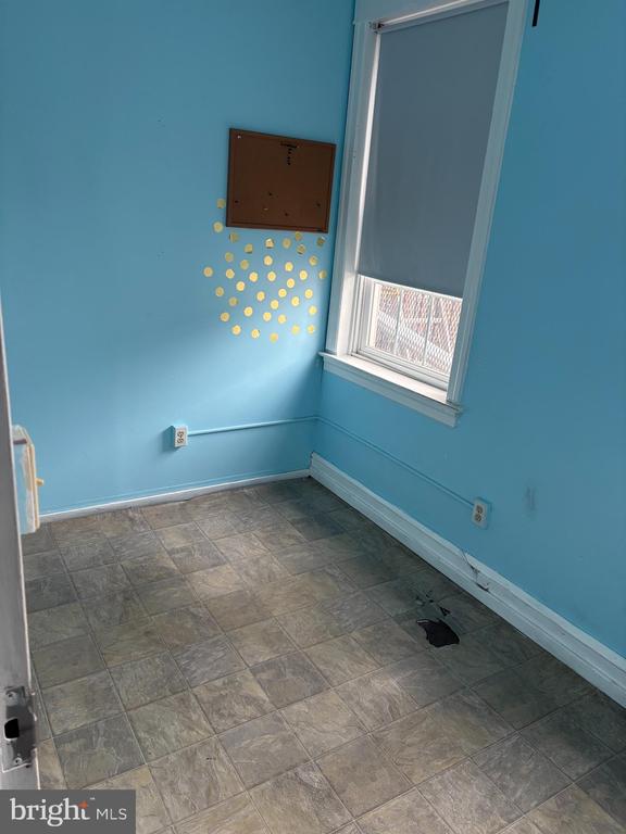 521 W GIRARD AVENUE