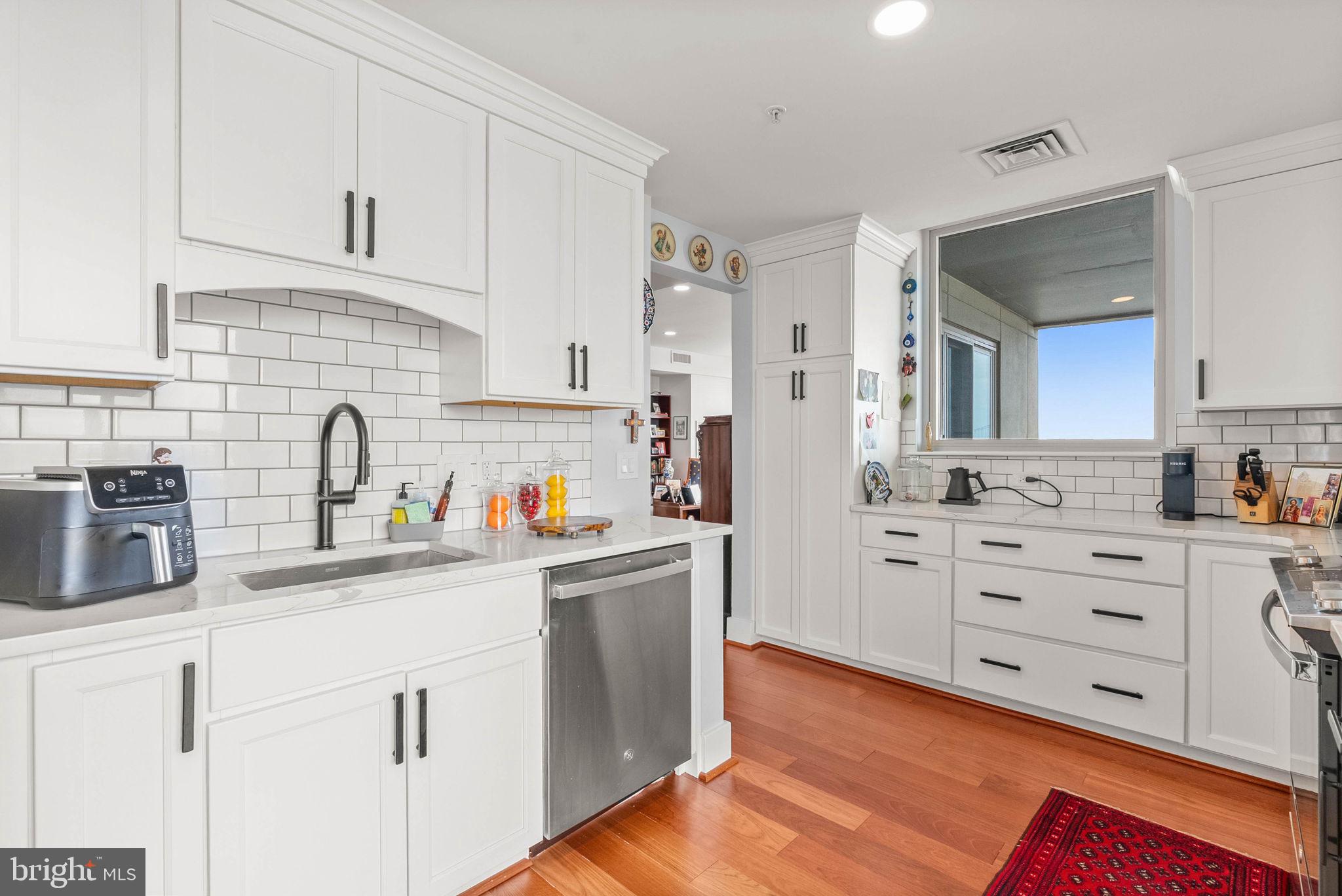 717 S COLUMBUS BOULEVARD 1416