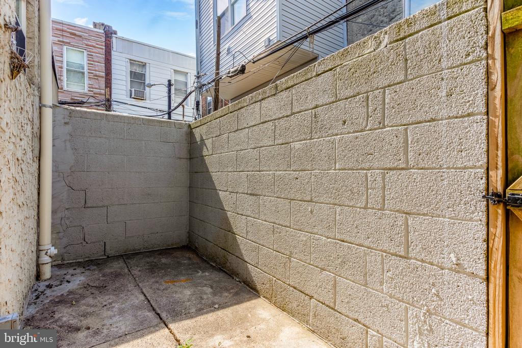 2110 WATKINS STREET
