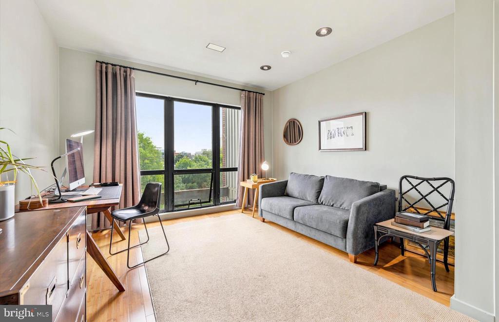 934 N 3RD STREET 50 302