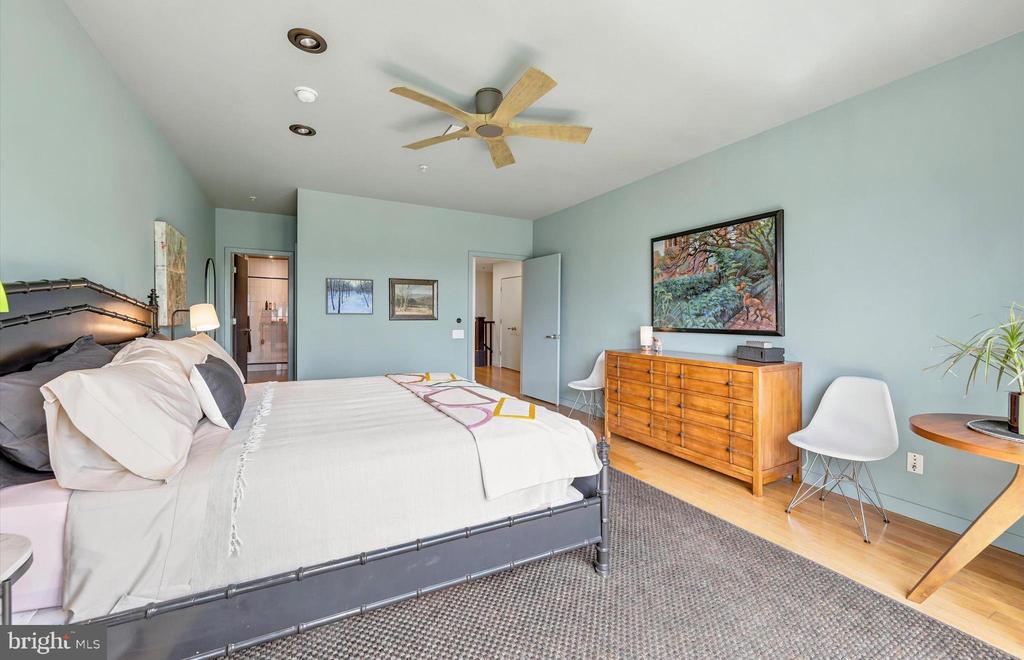 934 N 3RD STREET 50 302