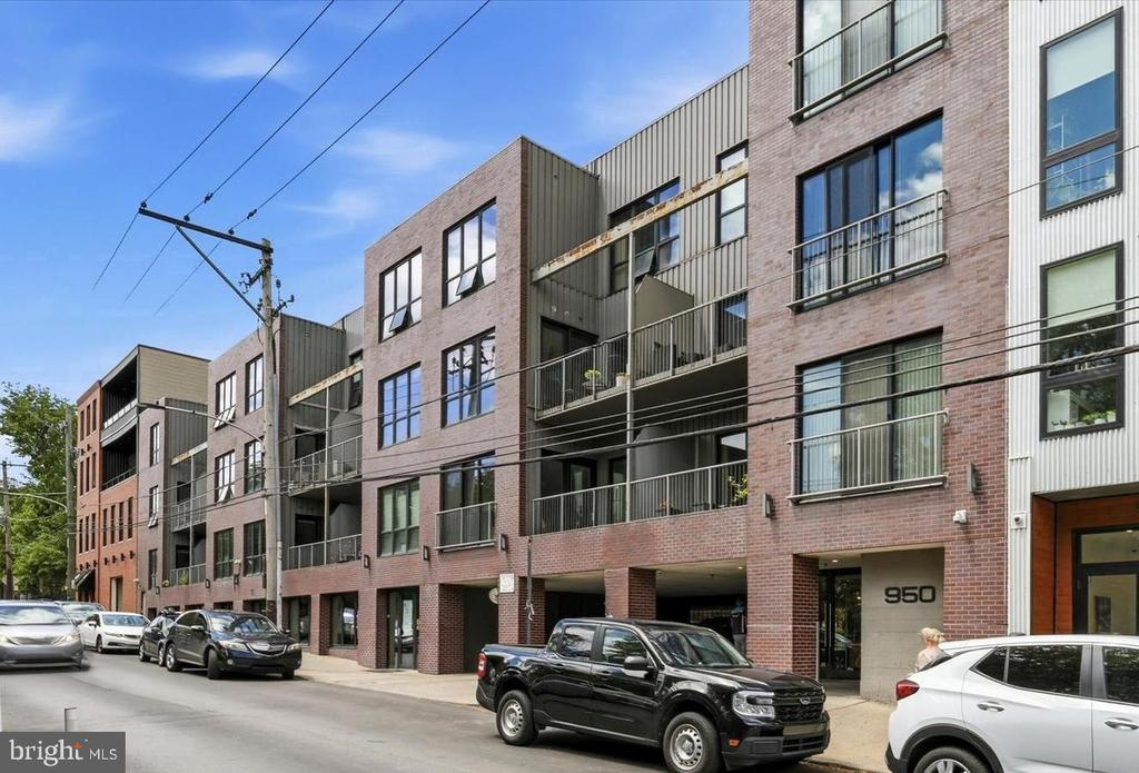 934 N 3RD STREET 50 302