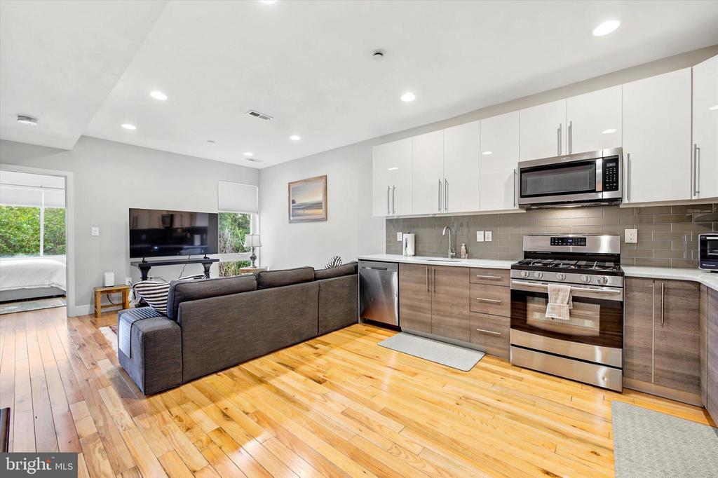 1317 N 7TH STREET 00 2