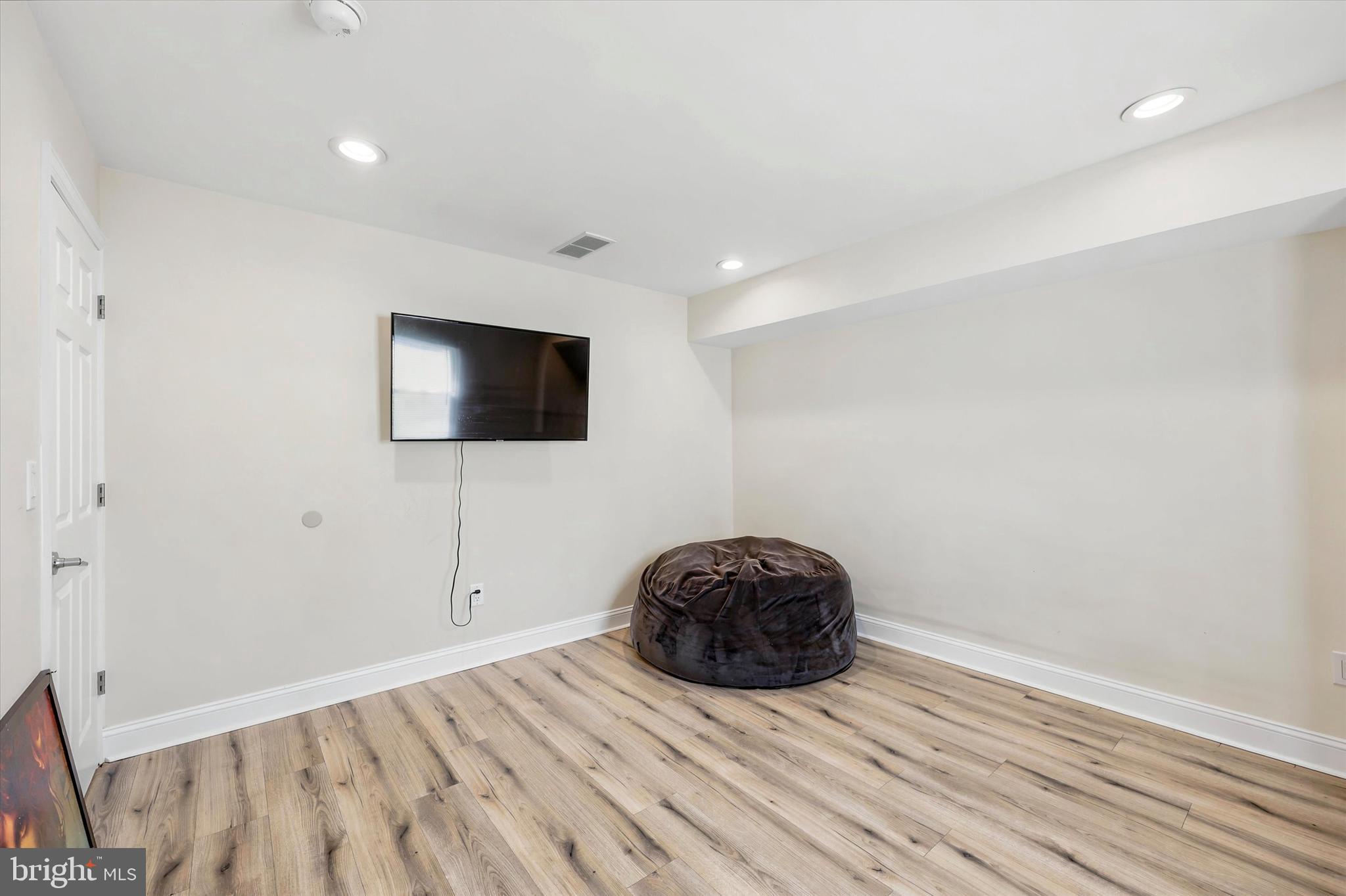 9345 ANNAPOLIS ROAD