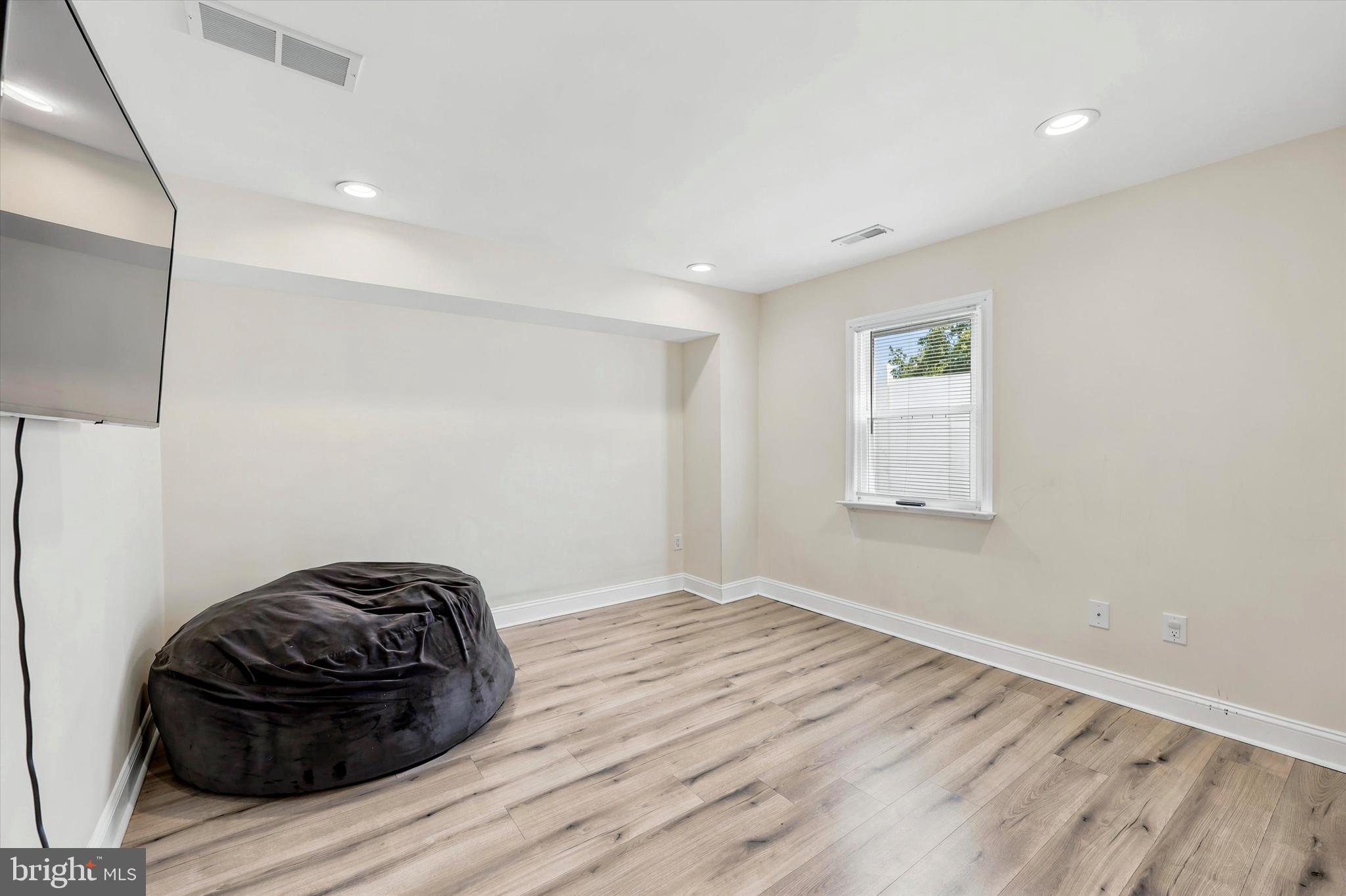 9345 ANNAPOLIS ROAD