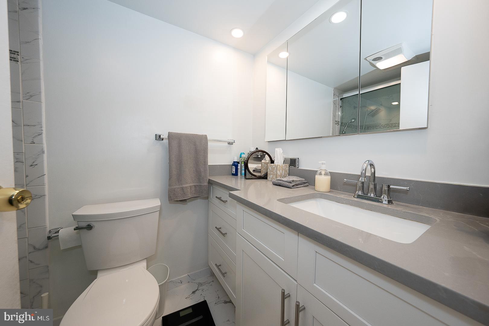 1901 JOHN F KENNEDY BOULEVARD 1117-1118