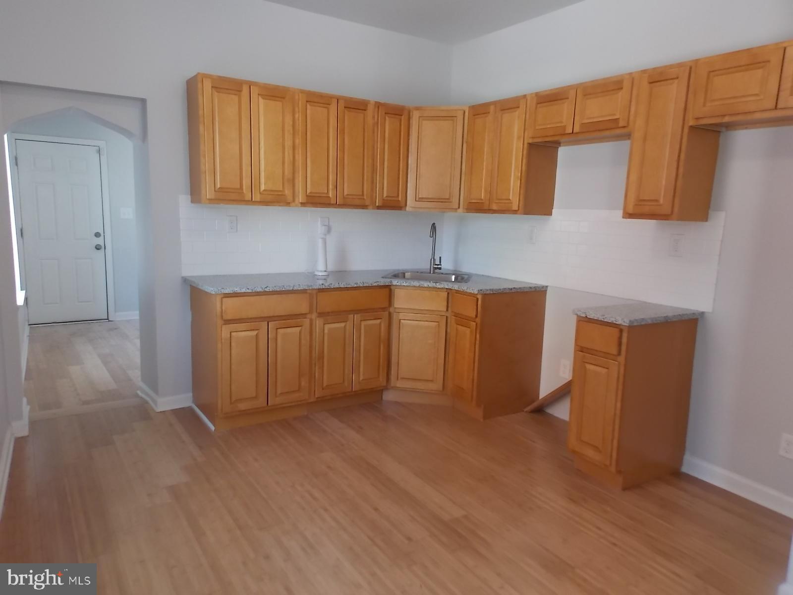 4200 W THOMPSON STREET