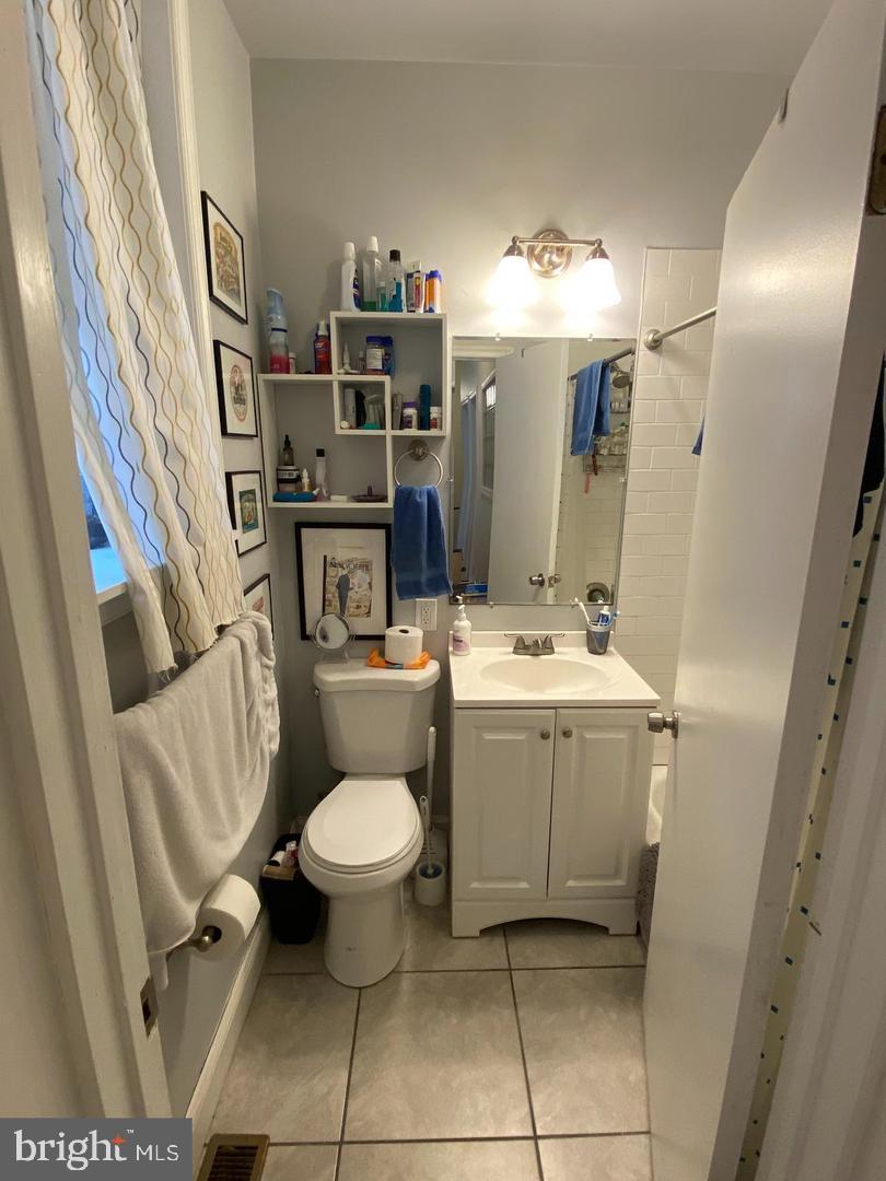 922 S 49TH STREET 00 1