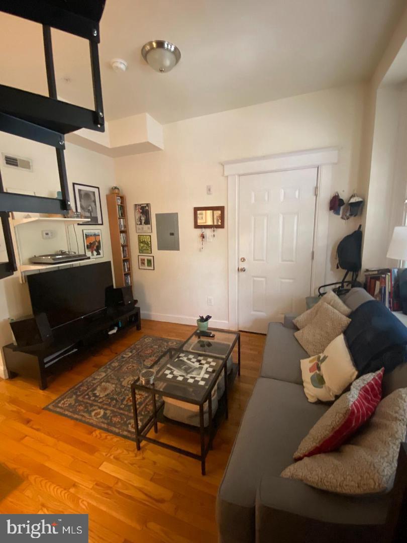 922 S 49TH STREET 00 1