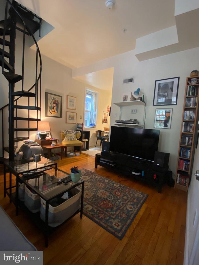 922 S 49TH STREET 00 1