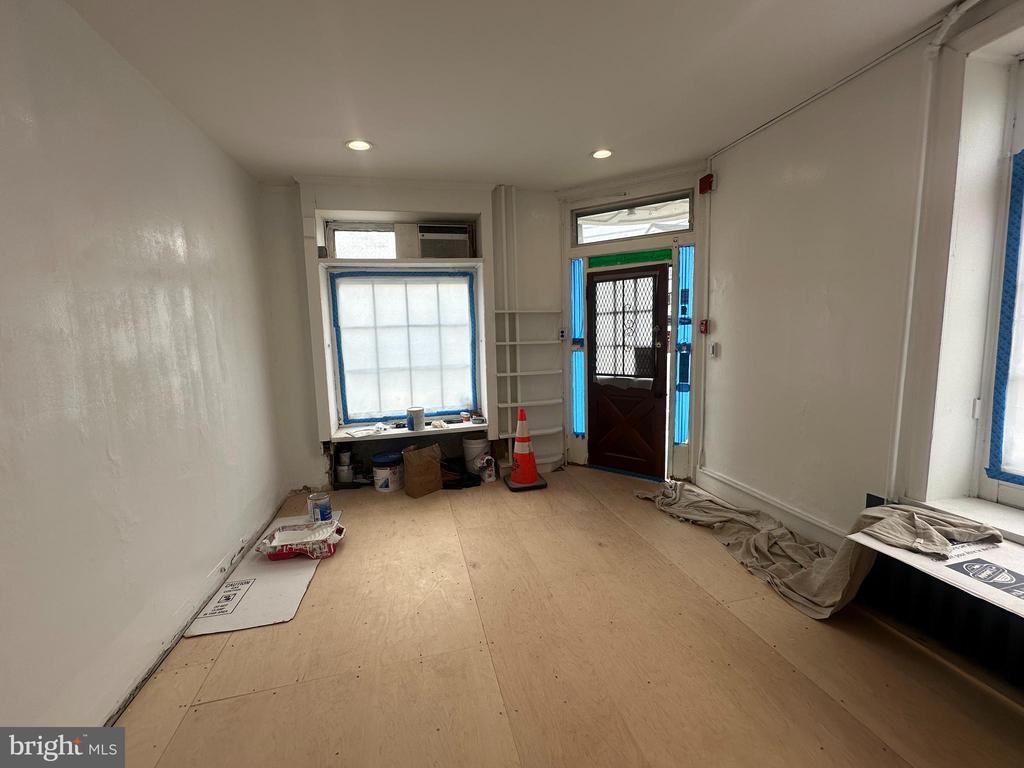 399 LEVERINGTON AVENUE