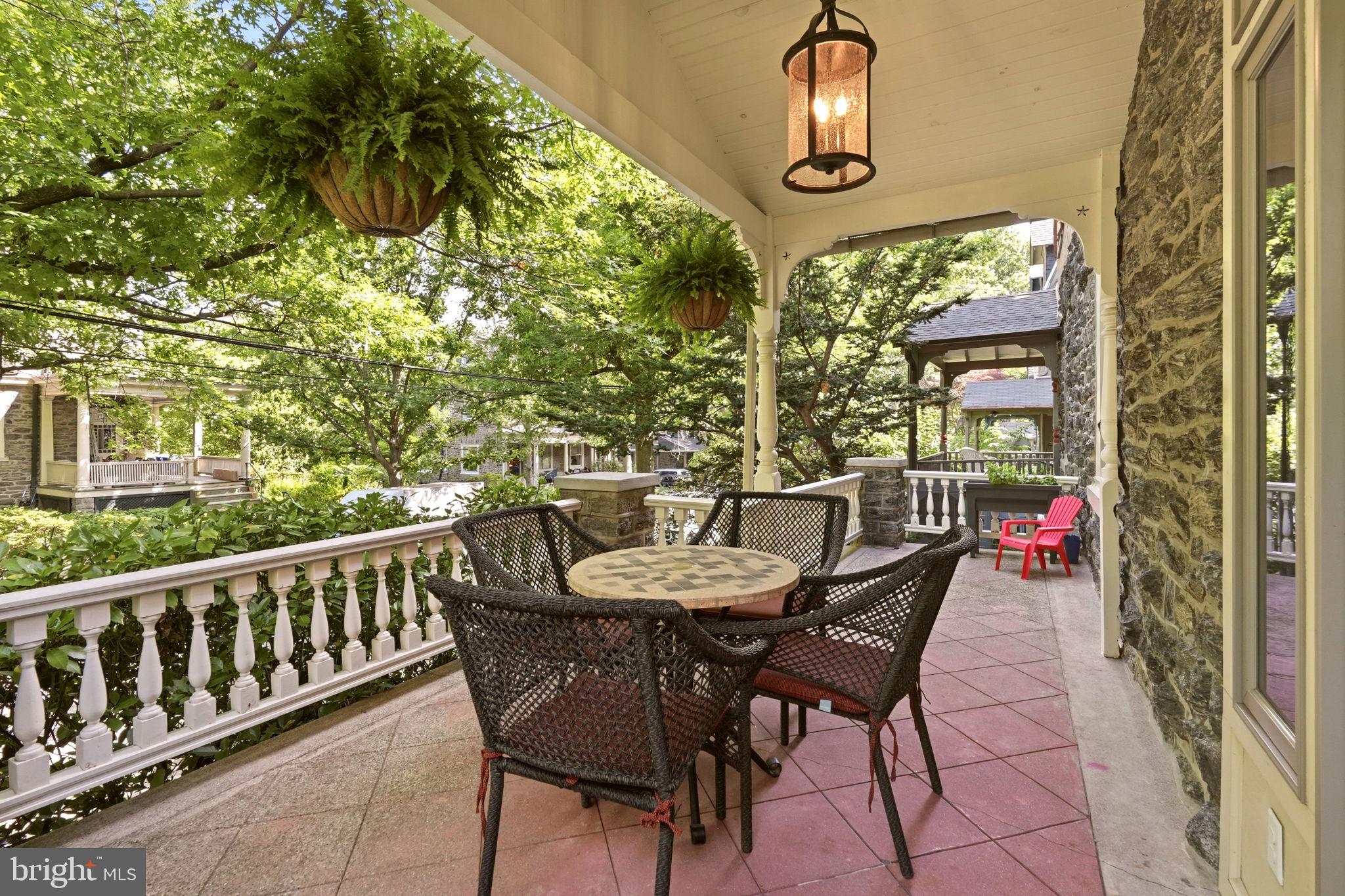 414 W PRICE STREET