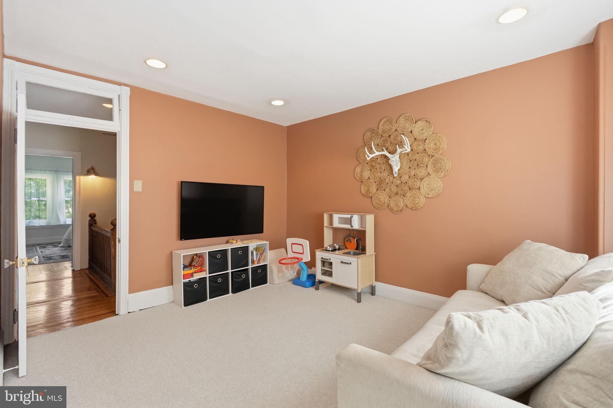 414 W PRICE STREET