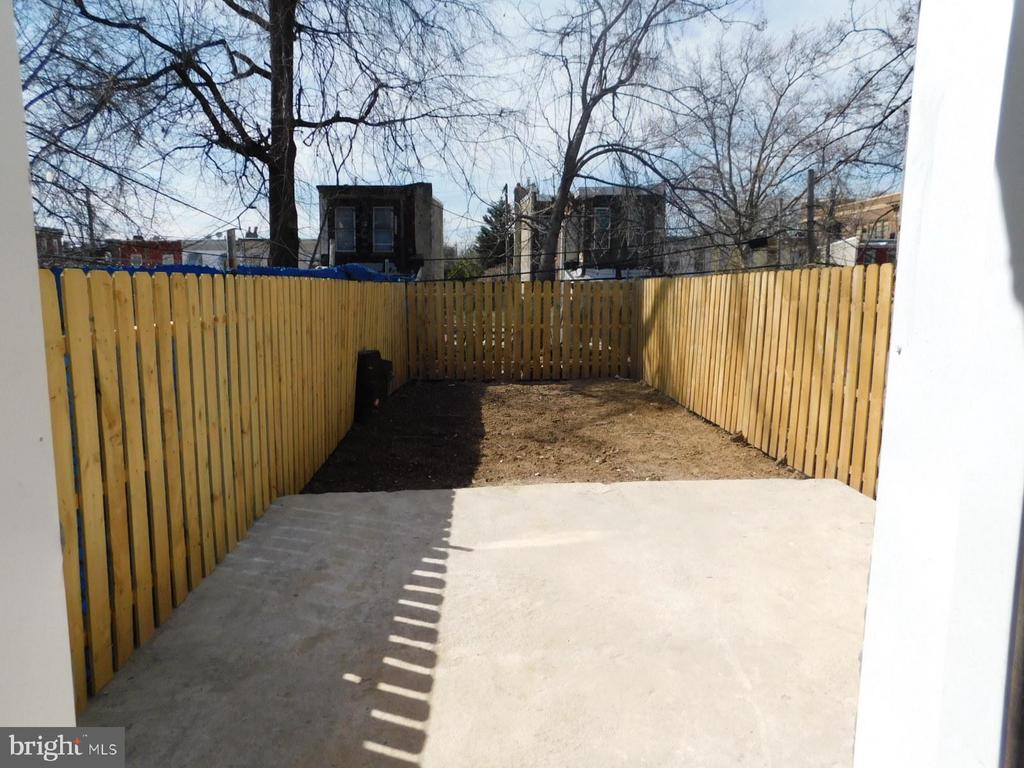 2814 N 9TH STREET