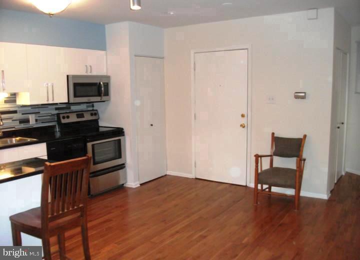 912 SPRUCE STREET 00 5