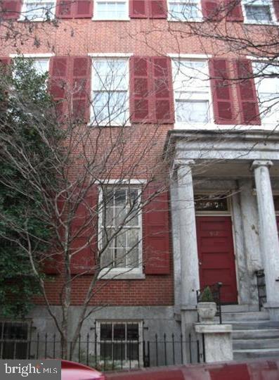 912 SPRUCE STREET 00 5