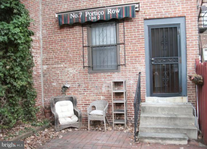 912 SPRUCE STREET 00 5