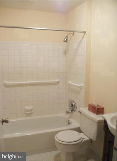 912 SPRUCE STREET 00 5