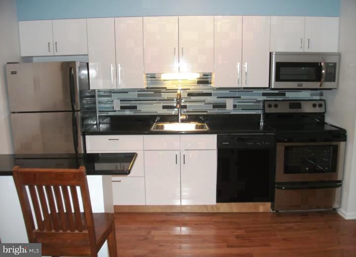 912 SPRUCE STREET 00 5
