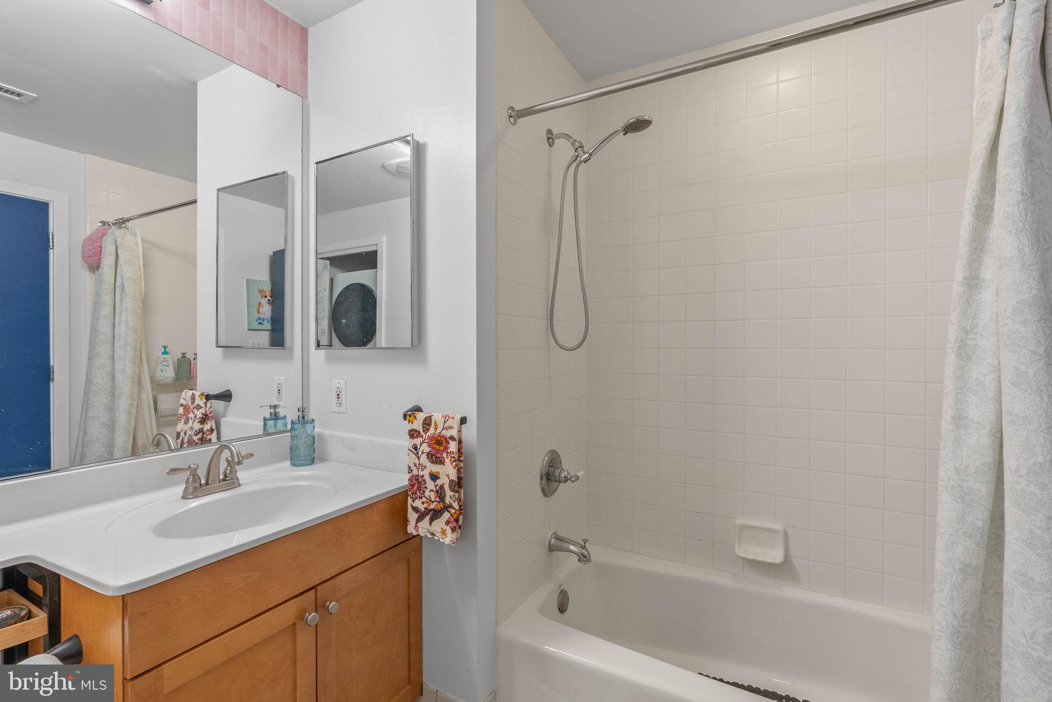 717 S COLUMBUS BOULEVARD 1216
