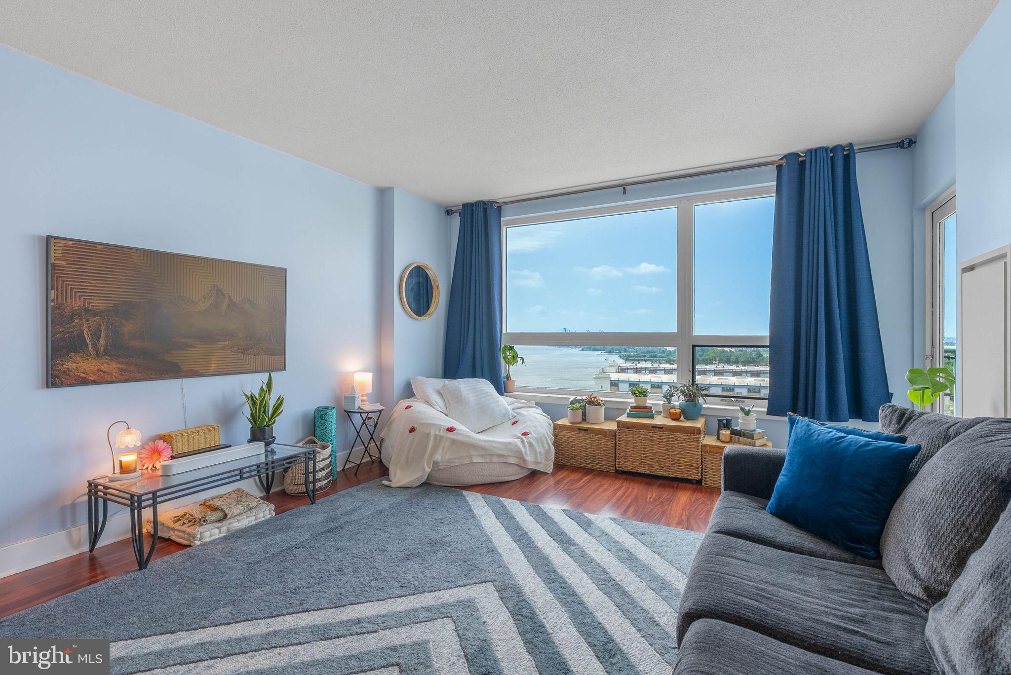 717 S COLUMBUS BOULEVARD 1216