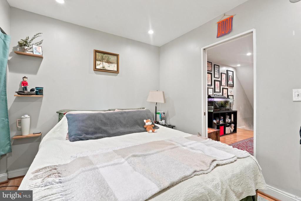 402 DURFOR STREET Unit: 1ST FLOOR