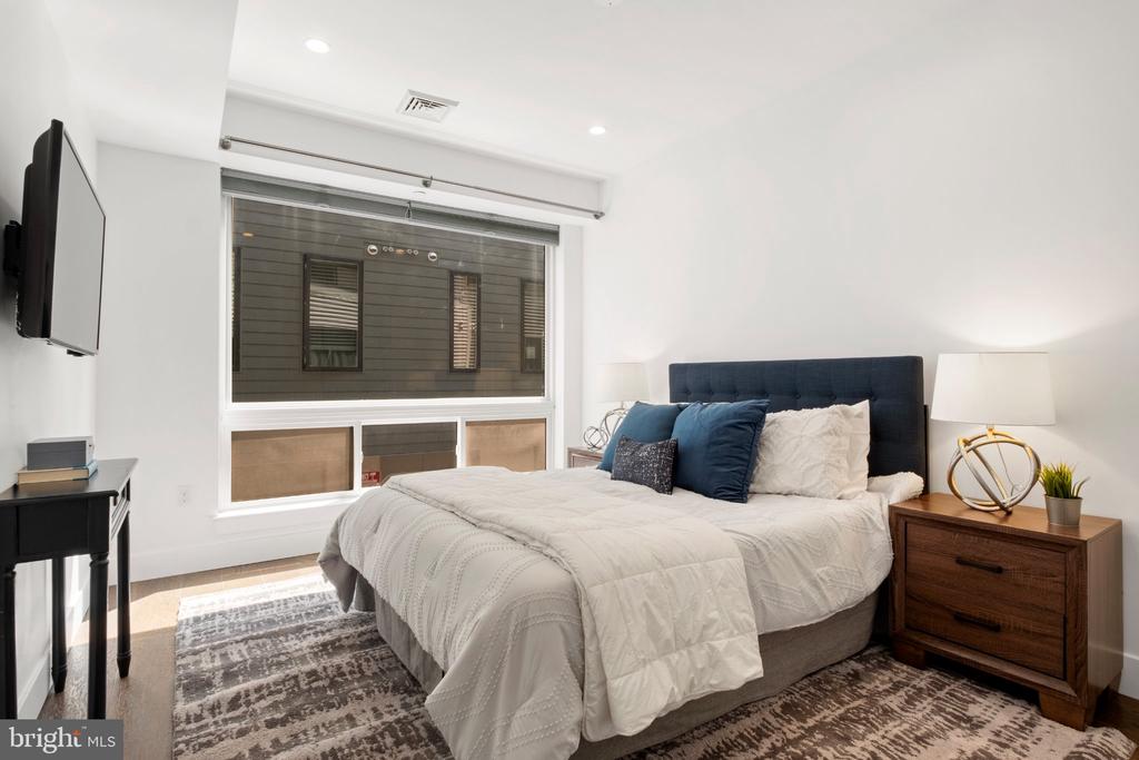 2019 BLAIR STREET 3A