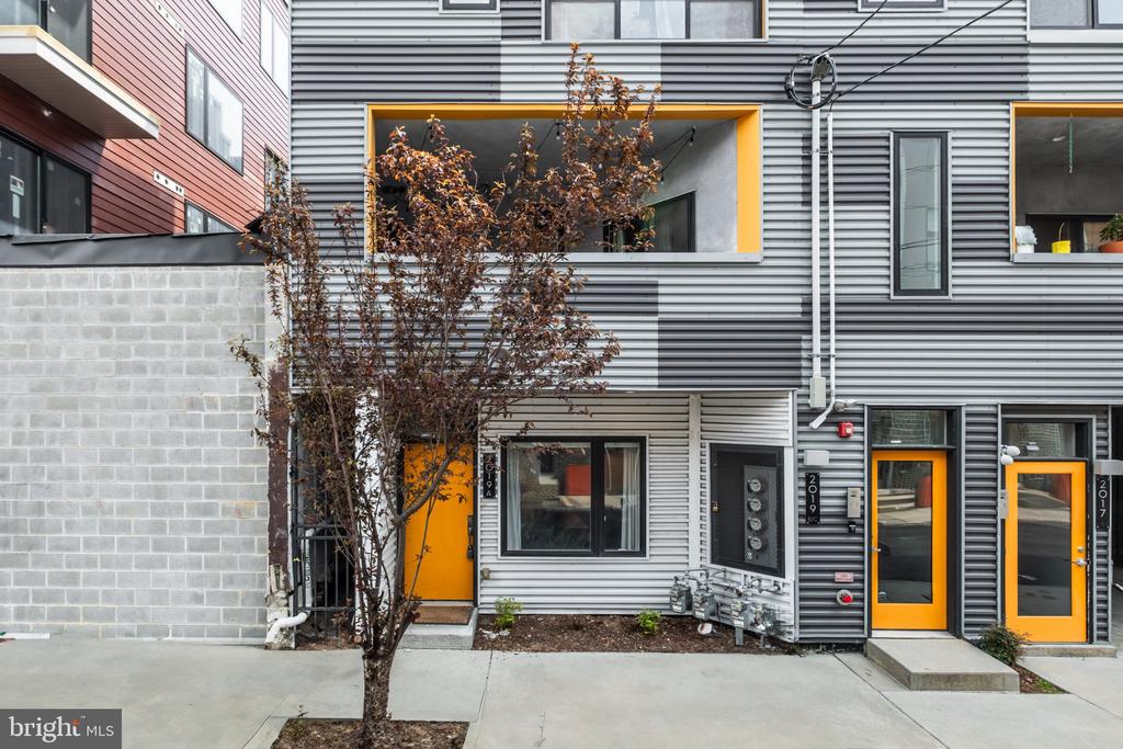 2019 BLAIR STREET 3A