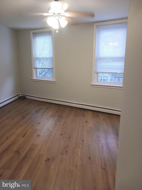 920 E PASSYUNK AVENUE 2