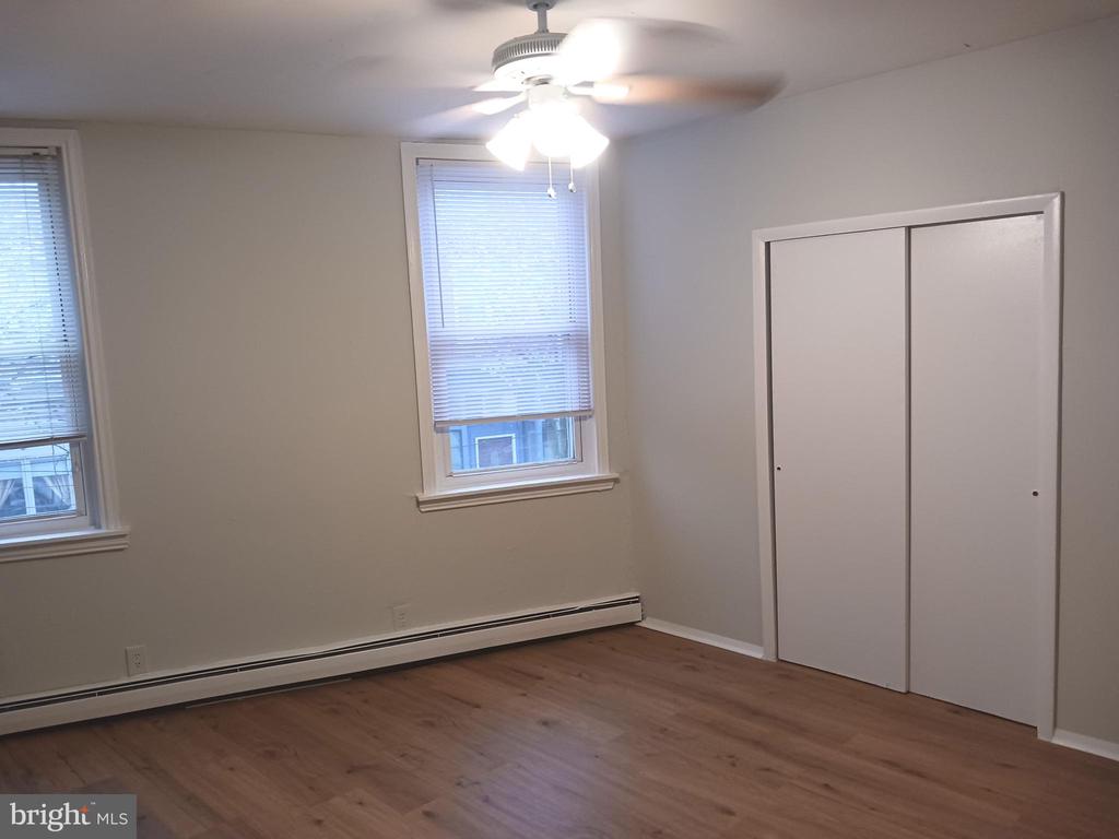 920 E PASSYUNK AVENUE 2