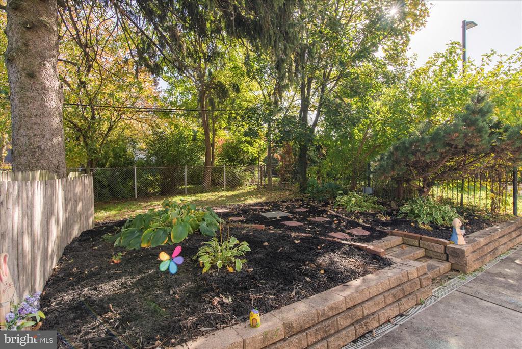 535 GERHARD STREET Unit: 1