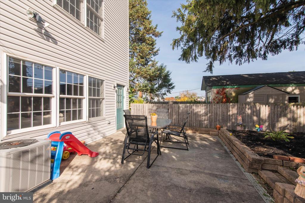 535 GERHARD STREET Unit: 1