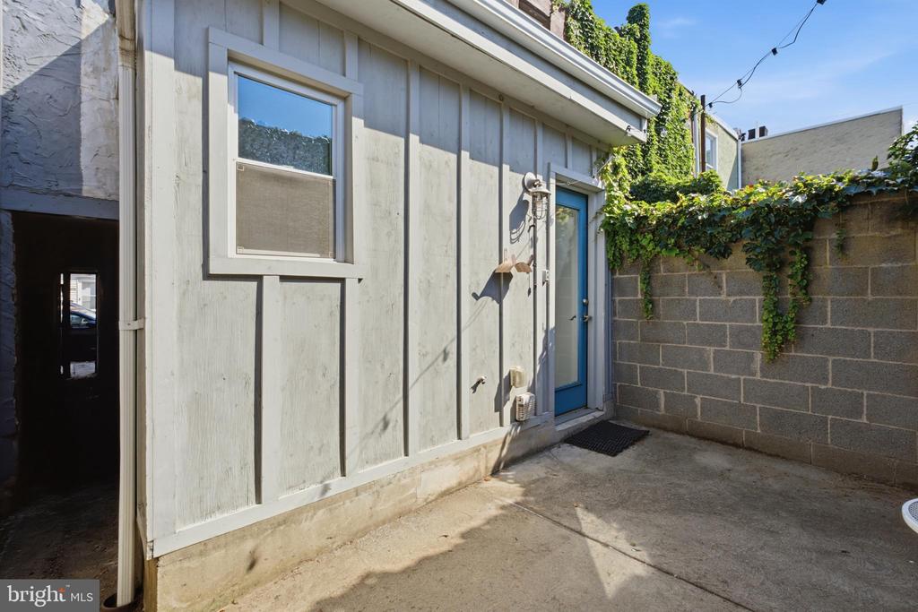 2663 MARTHA STREET