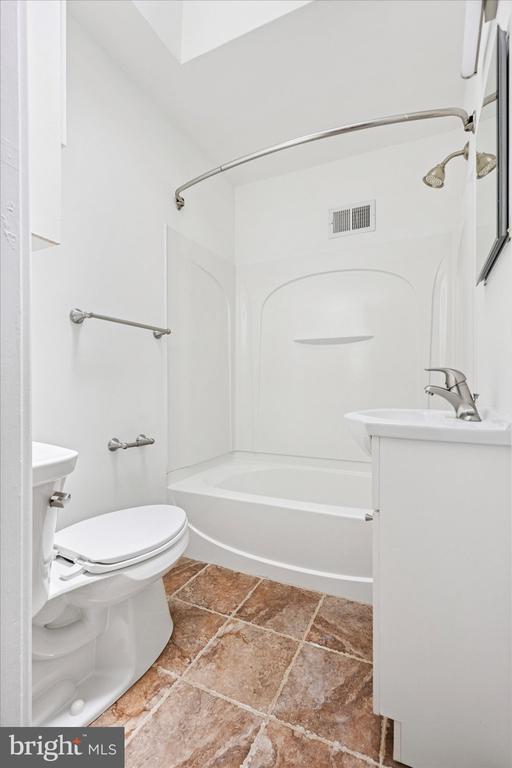 348 RIPKA STREET Unit: 2