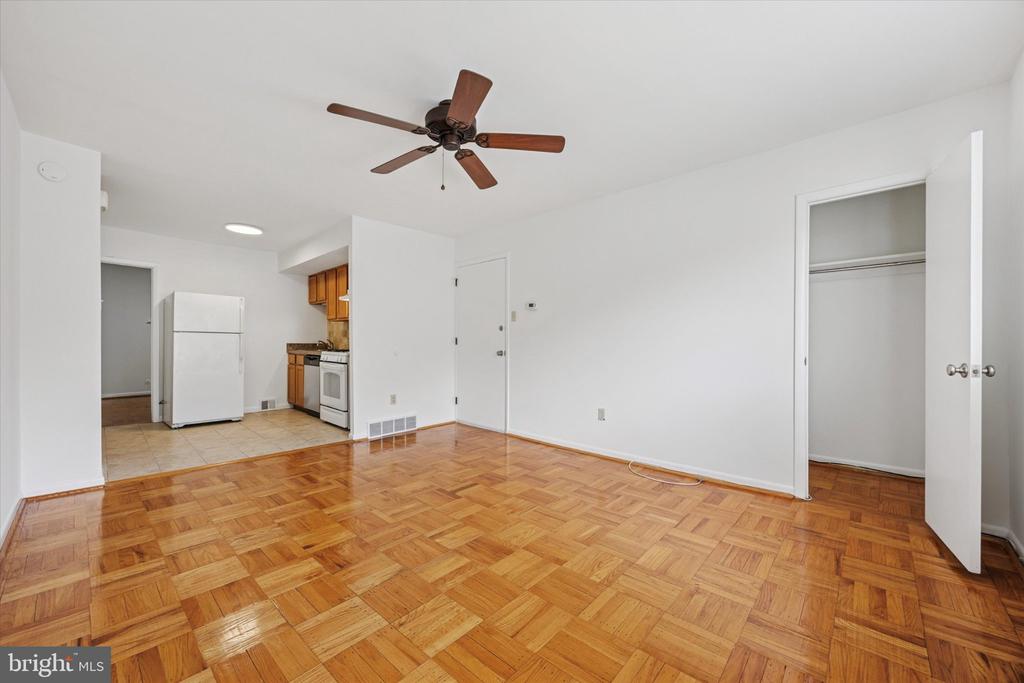 348 RIPKA STREET Unit: 2