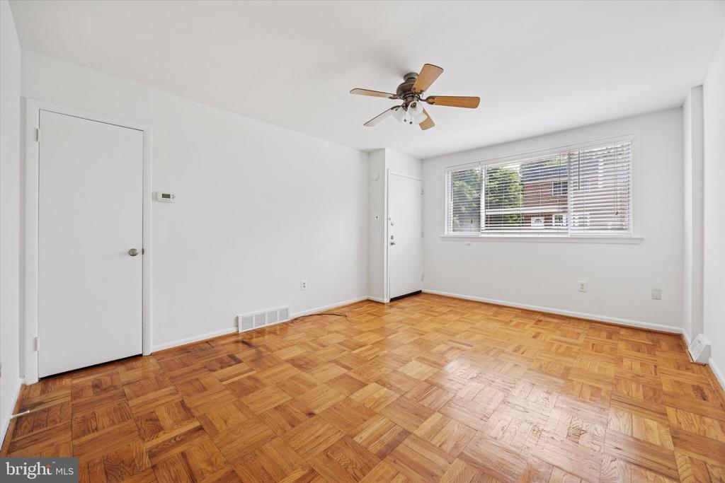 348 RIPKA STREET Unit: 2