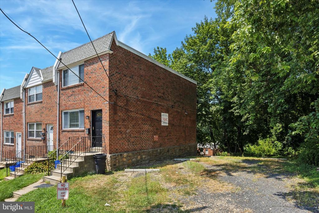 348 RIPKA STREET Unit: 2