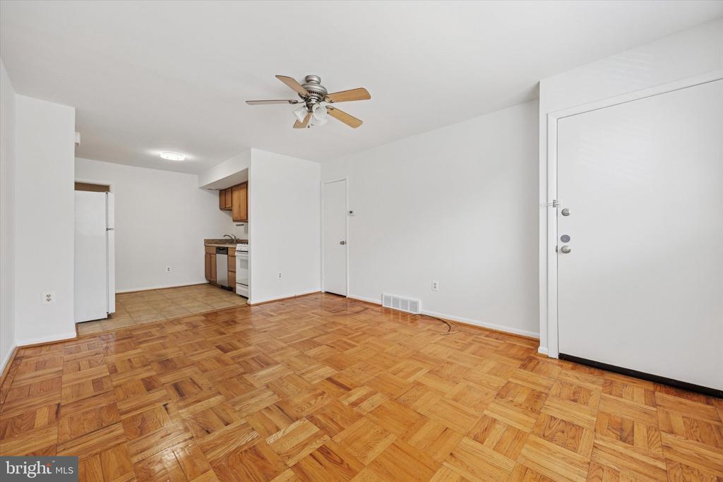 348 RIPKA STREET Unit: 2