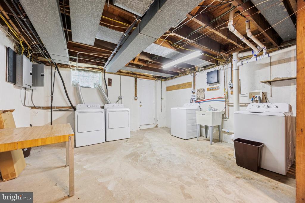 348 RIPKA STREET Unit: 2